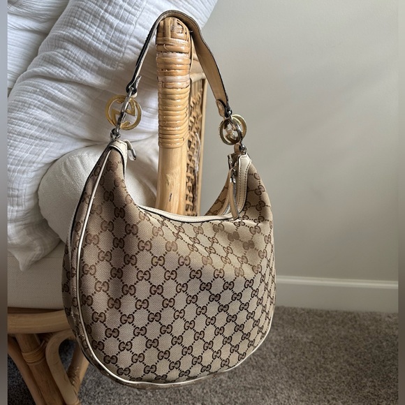Gucci GG Medium Hobo Bag. - Picture 3 of 3